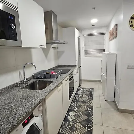 アパート El Tesoro, Beautiful, Two Bedrooms Tenerife Sur アデヘ