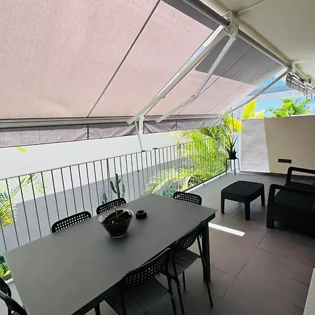 アパート El Tesoro, Beautiful, Two Bedrooms Tenerife Sur アデヘ