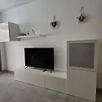 El Tesoro, Beautiful, Two Bedrooms Tenerife Sur דירה *